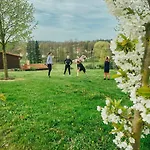 S Vlastnim Koupanim A Rozlehlou Zahradou Dom wakacyjny Varvazov
