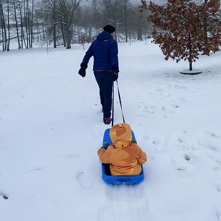 S Vlastnim Koupanim A Rozlehlou Zahradou Semesterbostad *
