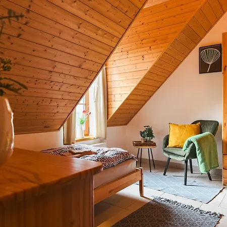 Casa de Férias S Vlastním Koupáním A Rozlehlou Zahradou *