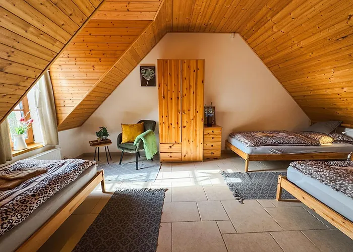 Feriehus S Vlastnim Koupanim A Rozlehlou Zahradou