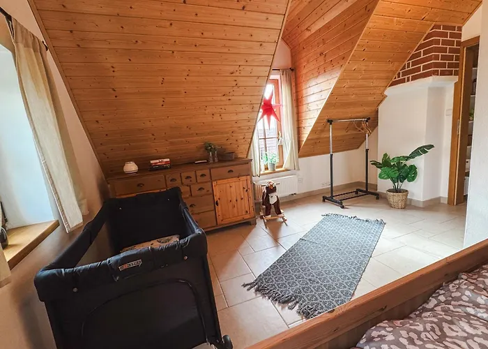 Feriehus S Vlastnim Koupanim A Rozlehlou Zahradou *
